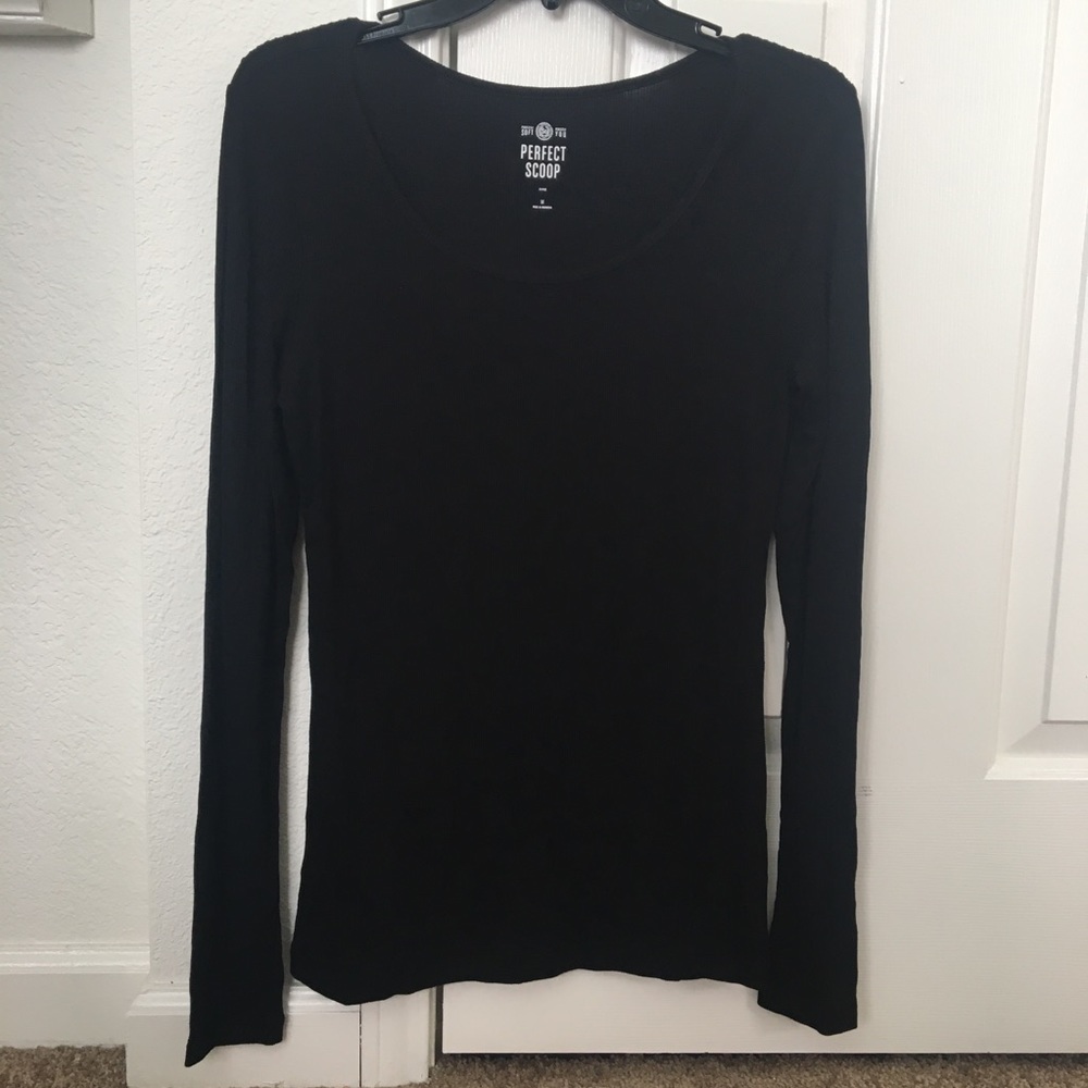 NWOT SO Perfect Scoop Shirt